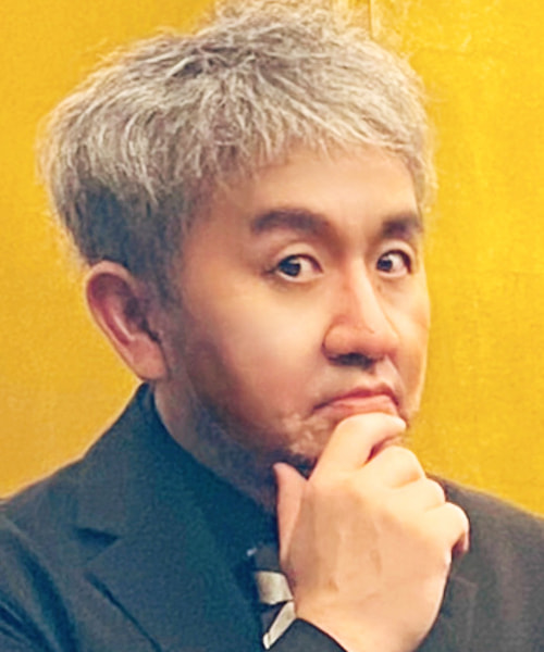 ミュージカル『カミヒト』：作曲・編曲　鎌田雅人　KAMATA MASATO　茨城県ひたちなか市出身。1998年メジャーデビュー。2000年、hitomiに提供した「LOVE 2000」で日本レコード大賞優秀作品作曲賞受賞。近年のミュージカル作曲作品に「暁のヨナ」「NeoDoll」「無人島に生きる十六人」「薔薇王の葬列」「ぼくと14人のボクの夏休み」、劇団ミュ「Liebe」「추락 -墜落-」「初恋」「ジャンヌダルク」などがある。音楽監督キーボーディストとして浦井健治、甲斐翔真、岡田浩暉のコンサートや、吉本芸人による即興SHOW「THE EMPTY STAGE」を担当。最近は、浜田雅功、島津亜矢、飛龍つかさに作曲作品を提供している。日本音楽著作権協会正会員。