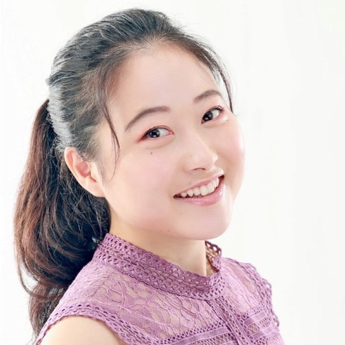 ミュージカル「カミヒト」カミヒト スペシャルアーティスト 西村ゆり YURI NISHIMURA  東京都出身。8歳から16歳まで松山バレエ団のスクール等にてクラシックバレエを学ぶ。17歳から声楽を始め、桐朋学園大学にてクラシック歌唱を本格的に学ぶ。現在ではミュージカルを中心に女優として活動している。銀座シャンソンバーボンボン 月1レギュラー。ミュージカル座『ひめゆり』みさ役。Fierté『The Theory of Relativity-相対性理論-』キャサリン役。